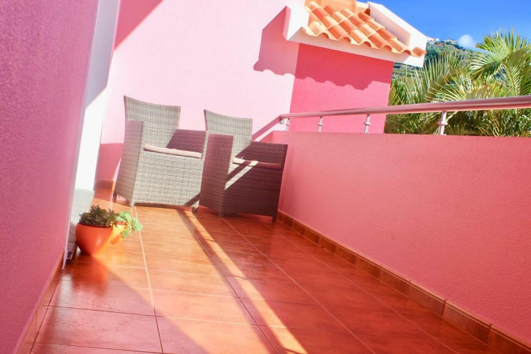Апартаменты Pink House Понта-ду-Сол Экстерьер фото